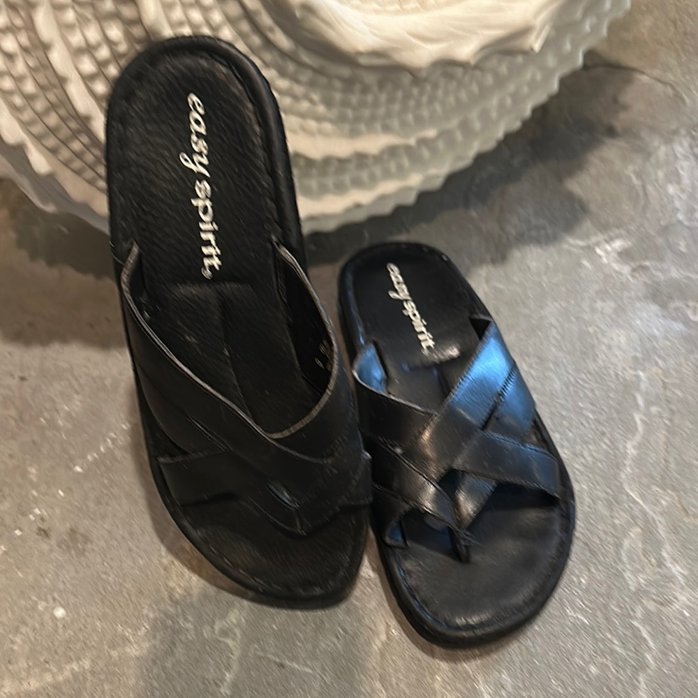 Easy Spirit Black Sandals Classic Thong Design